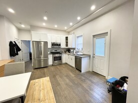 11 Alleghany St, Unit 1 Apartamentos