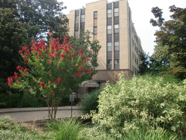 3901 Cathedral Ave NW in Washington, DC - Building Photo