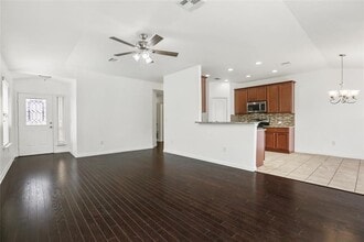 18105 Bandelier Dr in Pflugerville, TX - Building Photo - Building Photo