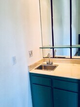 4542 Coldwater Canyon Ave, Unit 8B in Studio City, CA - Building Photo - Building Photo