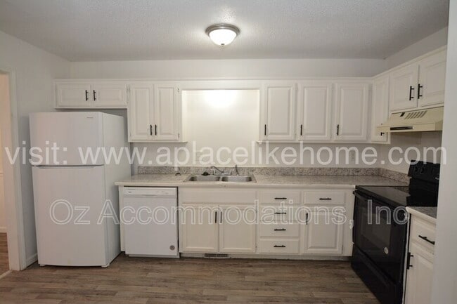 property at 611 S 13th St