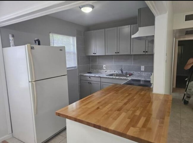 property at 333 Newport Dr