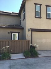 10729 Portico Cir in Rancho Cordova, CA - Foto de edificio - Building Photo