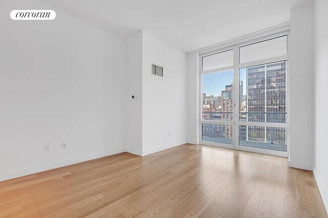 555 W 59th St in New York, NY - Building Photo - Building Photo