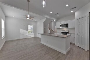 840-842 Ryan Rd in Dallas, TX - Building Photo