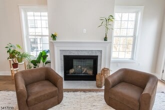 37 Hillandale Dr in Far Hills, NJ - Building Photo - Building Photo