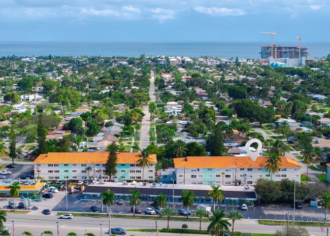 Deerfield East in Deerfield Beach, FL - Building Photo - Building Photo