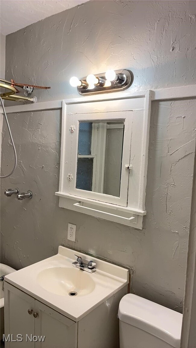 2171 Olive Ave in Lakewood, OH - Building Photo - Building Photo