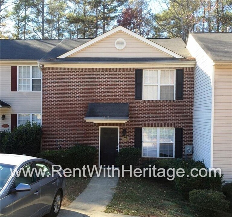 8264 Max Ct in Douglasville, GA - Building Photo