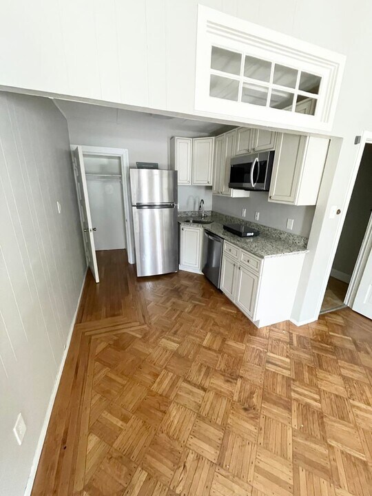 2927 N Calvert St in Baltimore, MD - Building Photo