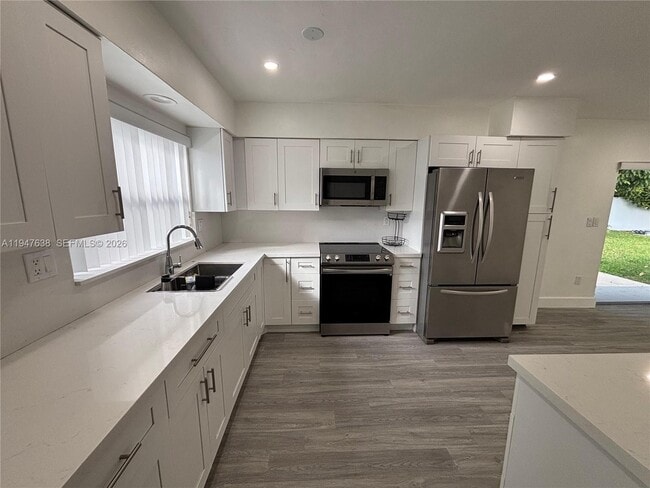 11105 SW 156th Terrace in Miami, FL - Building Photo - Building Photo