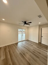 37939 27th St E in Palmdale, CA - Foto de edificio - Building Photo