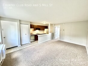 813 Country Club Rd in Red Lion, PA - Building Photo - Building Photo