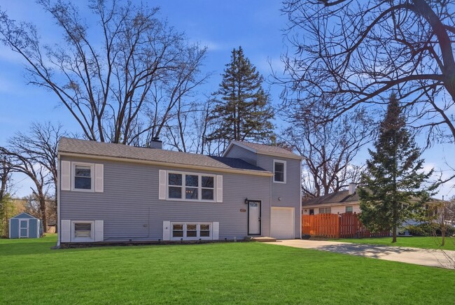 property at 4611 W Shore Dr