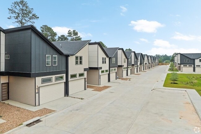 property at 13102 Honey Suckle Ridge Ln