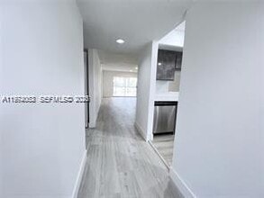 1001 SW 128th Terrace in Pembroke Pines, FL - Building Photo - Building Photo