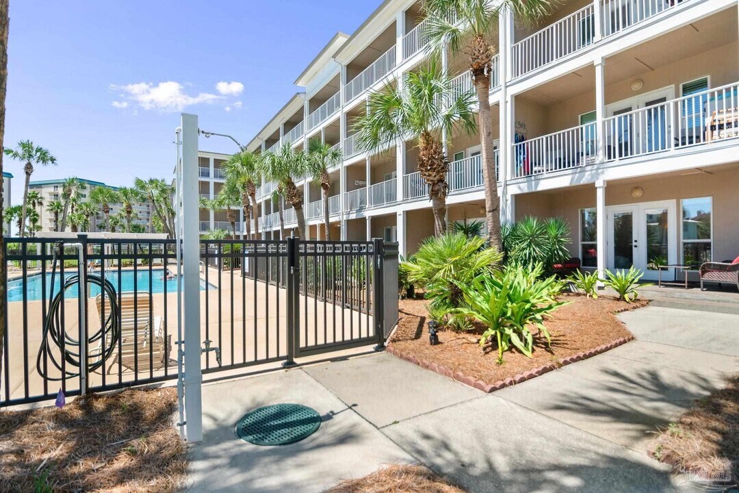 13351 Johnson Beach Rd in Pensacola, FL - Building Photo