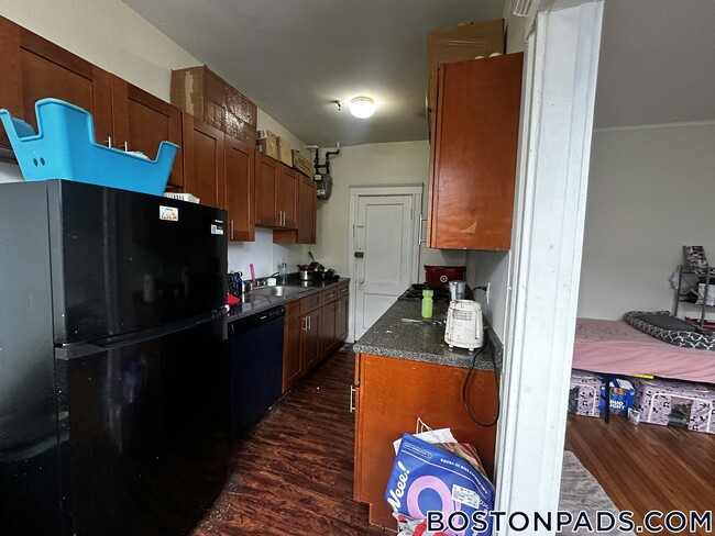 1163 Boylston St, Unit 6 in Boston, MA - Foto de edificio - Building Photo