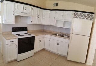 1335 Boxwood Dr in Melbourne, FL - Building Photo - Building Photo