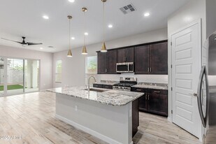 10344 W Deanna Dr in Peoria, AZ - Building Photo