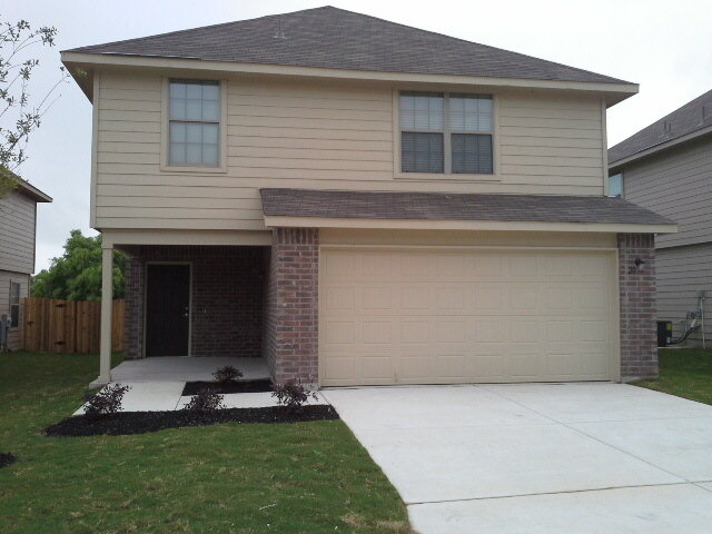 2038 Catfish Pond in San Antonio, TX - Building Photo