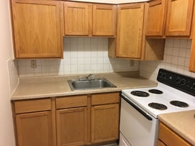 319 S 5th Ave in Kankakee, IL - Building Photo