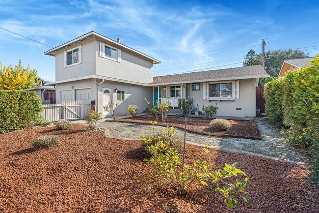 property at 1902 Rosswood Dr