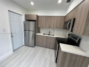 1910 Thomas St in Hollywood, FL - Building Photo - Building Photo