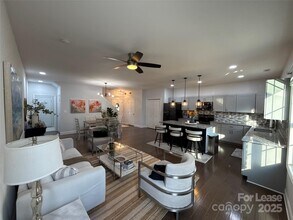 5120 Lakeview Rd in Charlotte, NC - Building Photo - Building Photo