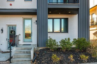 2347 Hosea L Williams Dr SE in Atlanta, GA - Building Photo - Building Photo