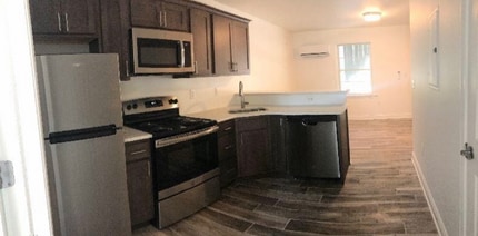 2282 New Holland Pike in Lancaster, PA - Foto de edificio - Building Photo