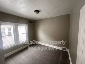 3402 E 145th St in Cleveland, OH - Building Photo - Building Photo
