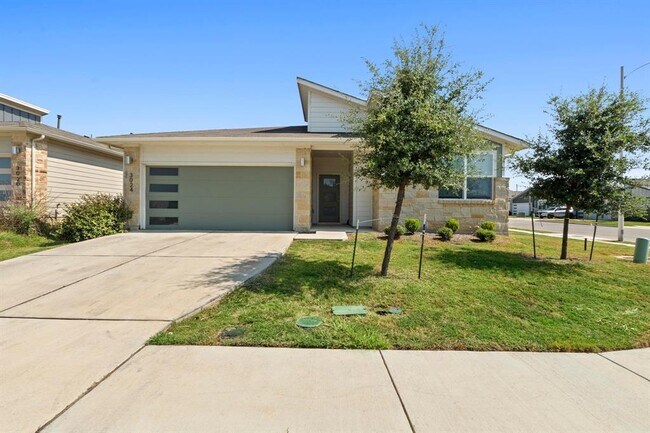 property at 3024 Louris Ln