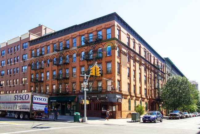 2212 Frederick Douglass Boulevard in New York, NY - Building Photo - Building Photo