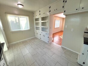 1324 Prospect Ave in Long Beach, CA - Building Photo - Building Photo