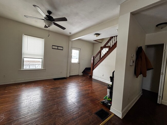 541 Liberty St in Grove City, PA - Building Photo - Building Photo