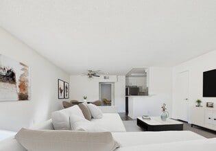 The Woodside Apartments in Northridge, CA - Foto de edificio - Building Photo