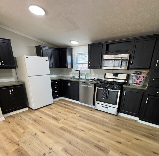 property at 2552 Smith Ave