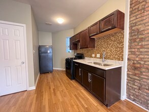5710 S Michigan Ave in Chicago, IL - Building Photo - Building Photo