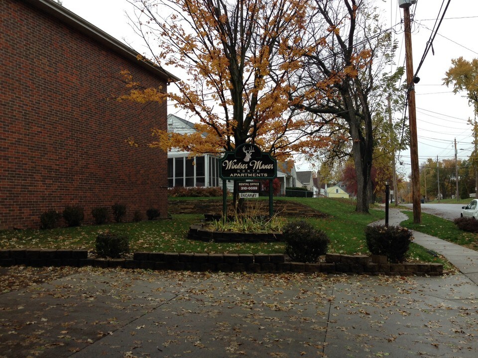 Windsor Manor North Apartments in Cedar Rapids, IA - Building Photo