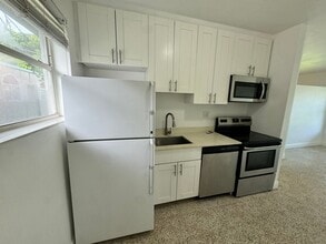 150 NW 78th St, Unit 1 in Miami, FL - Foto de edificio - Building Photo