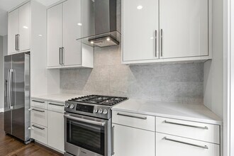 2239 W Belmont Ave in Chicago, IL - Building Photo - Building Photo
