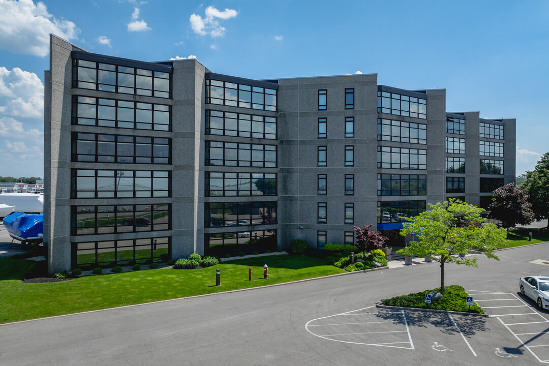 Admirality Condos in Port Clinton, OH - Building Photo