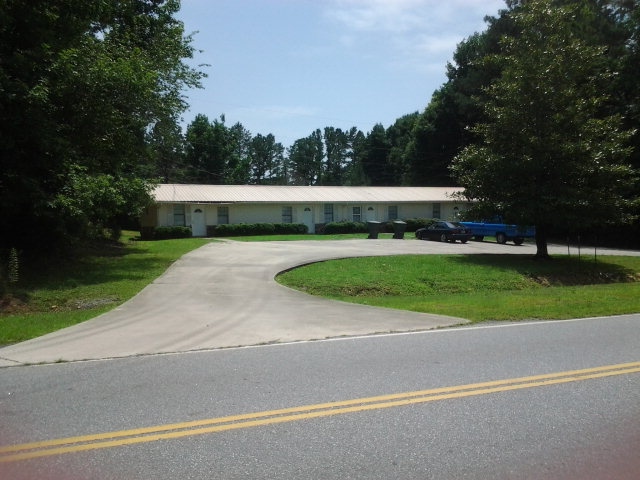 Stoney Point Apartments in Rocky Face, GA - Foto de edificio