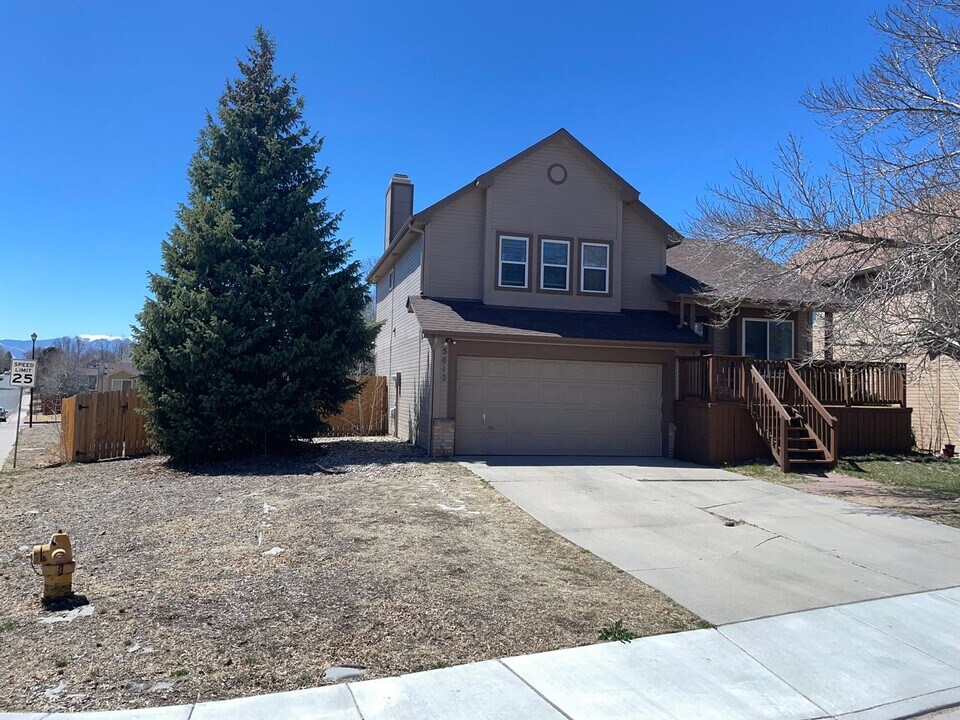 5812 Oakwood Blvd in Colorado Springs, CO - Building Photo