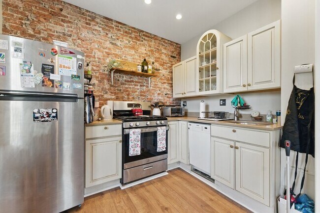60 Pleasant St in Cambridge, MA - Building Photo - Building Photo