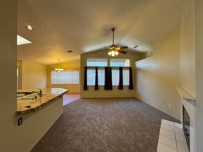 702 Timberleaf Dr in Bakersfield, CA - Building Photo - Building Photo