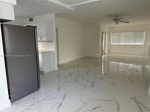 2251 SW 82nd Ave in Miami, FL - Building Photo - Building Photo