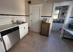 55 Frederick Ave, Unit 2 in Medford, MA - Building Photo