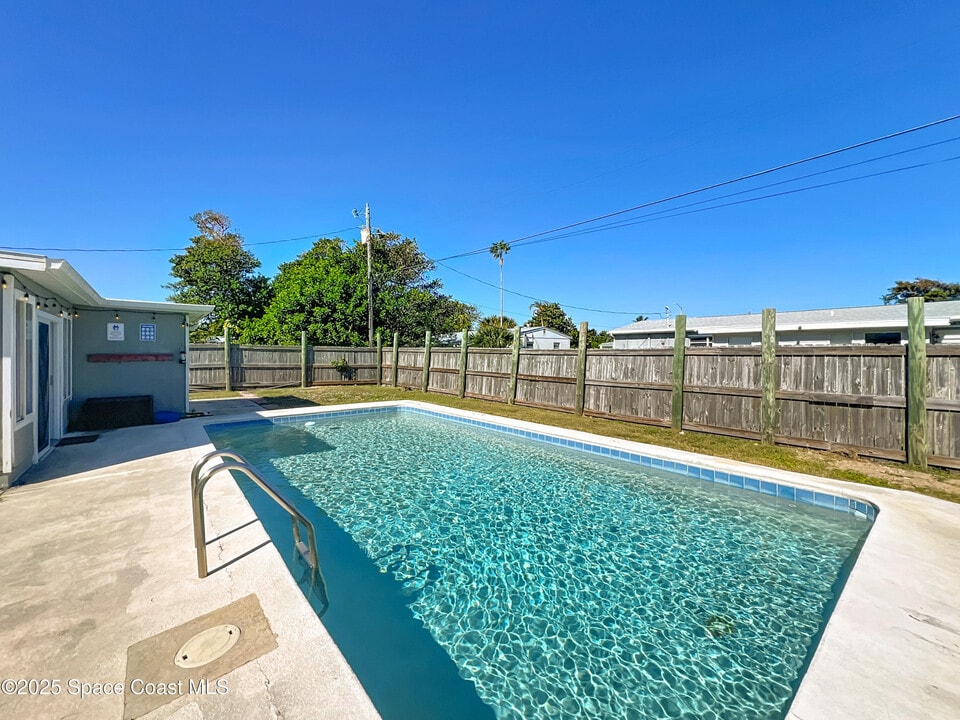 113 SE 1st St in Satellite Beach, FL - Building Photo